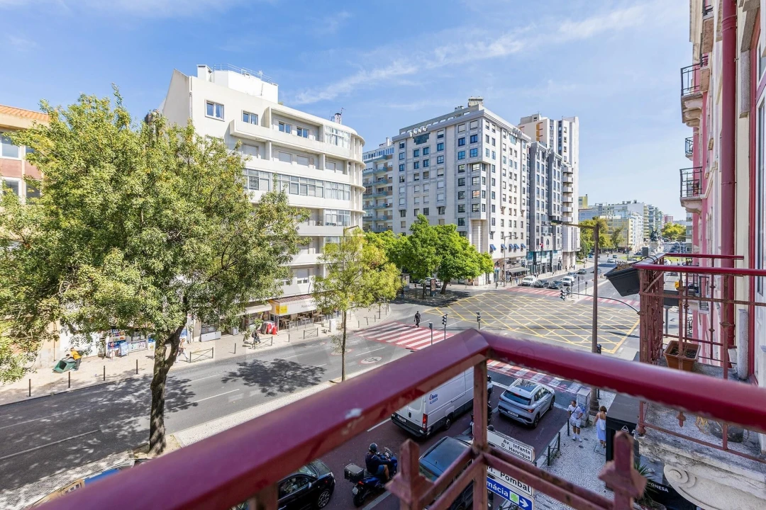 Apartamento T2 para Venda em Alvalade Foto 8