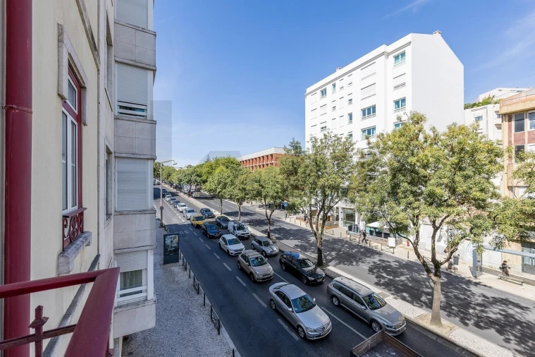 Apartamento T2 para Venda em Alvalade Foto 9