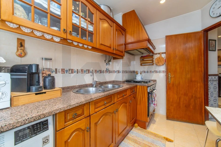 Apartamento T2 para Venda em Sacavém e Prior Velho Foto 17