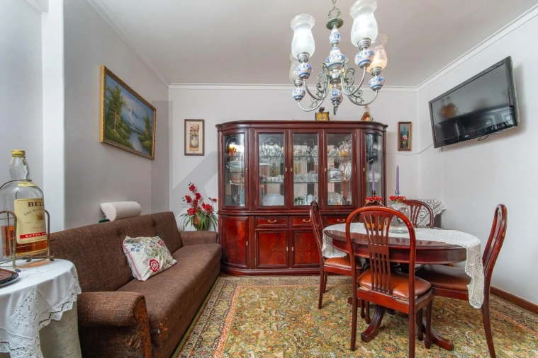 Apartamento T2 para Venda em Sacavém e Prior Velho Foto 3