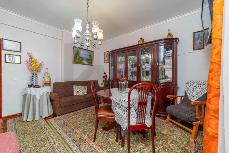 Apartamento T2 para Venda em Sacavém e Prior Velho Foto 5