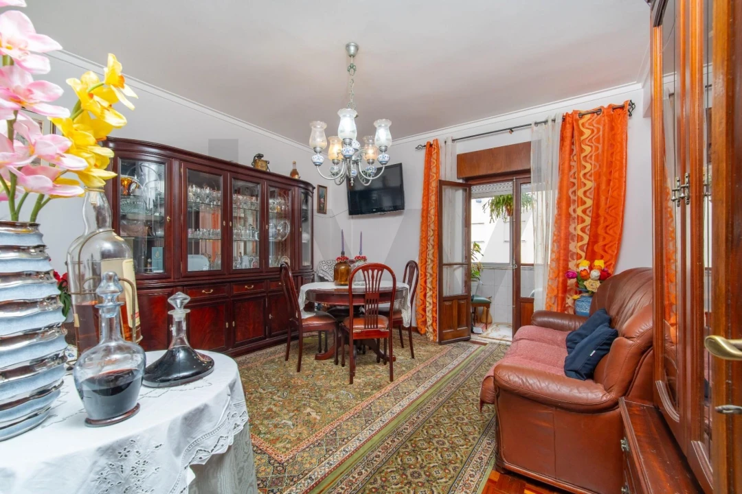 Apartamento T2 para Venda em Sacavém e Prior Velho Foto 2