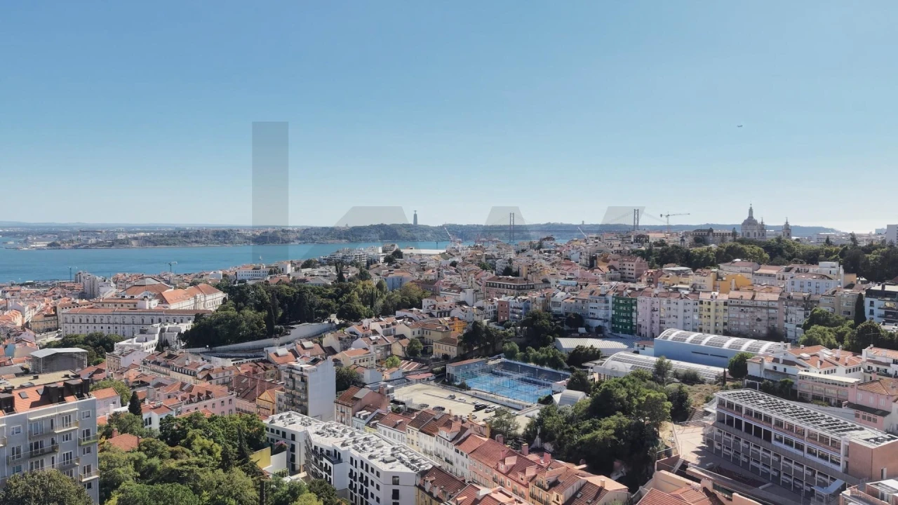 Apartamento T2 para Venda em Santo António Foto 40