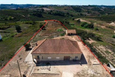 Moradia T3 para Venda em Painho e Figueiros