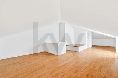 Apartamento T3 para Arrendamento em Lumiar