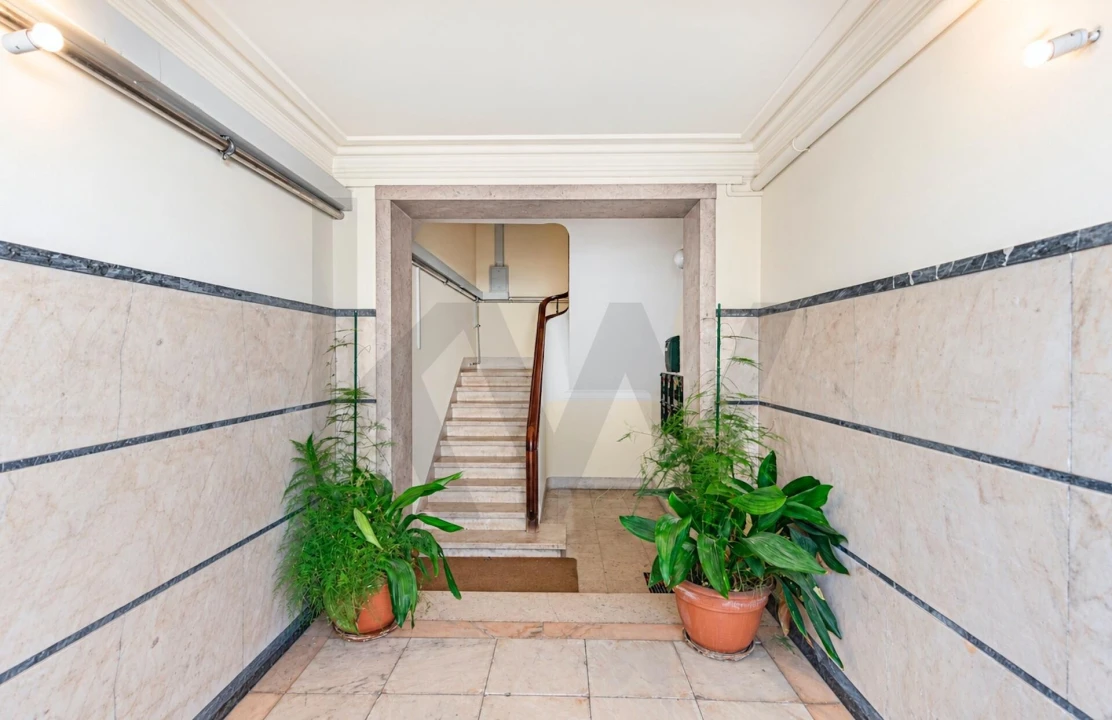 Apartamento T2 para Venda em Areeiro Foto 1