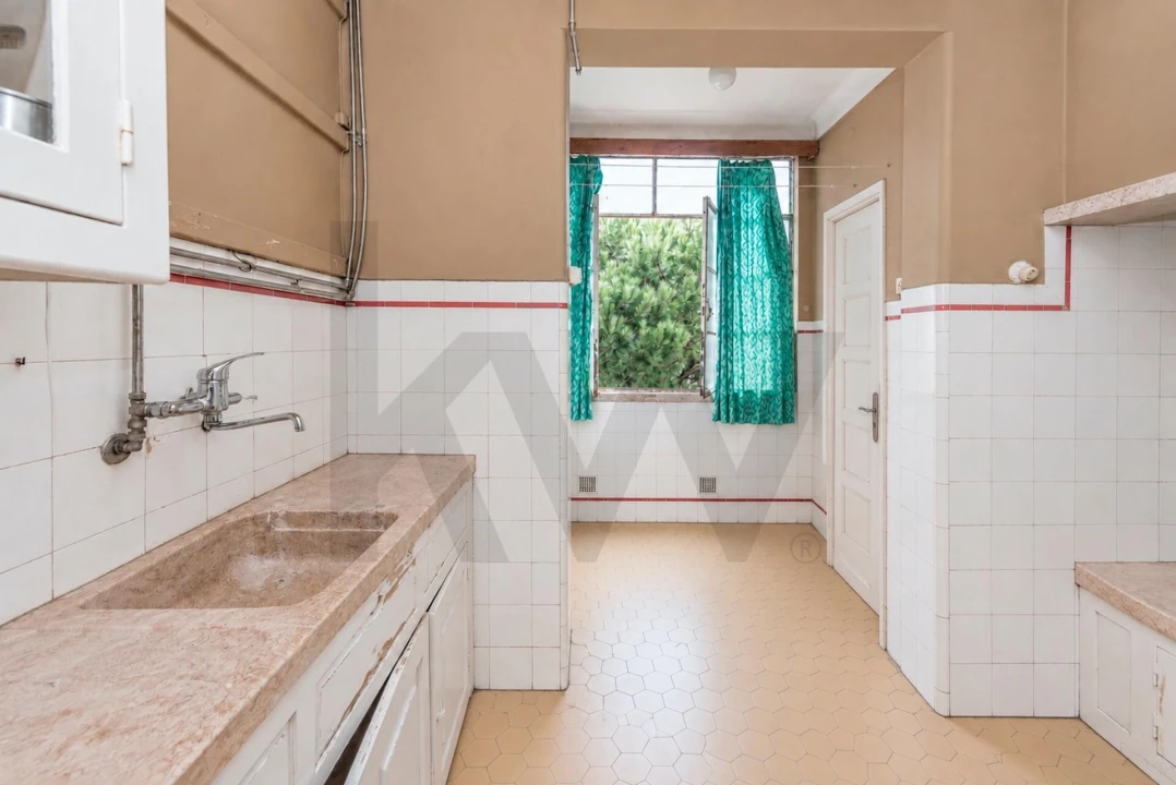 Apartamento T2 para Venda em Areeiro Foto 8