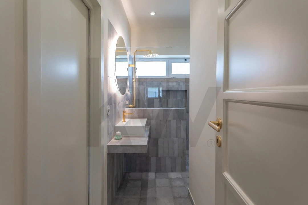 Apartamento T3 para Arrendamento em Alvalade Foto 11