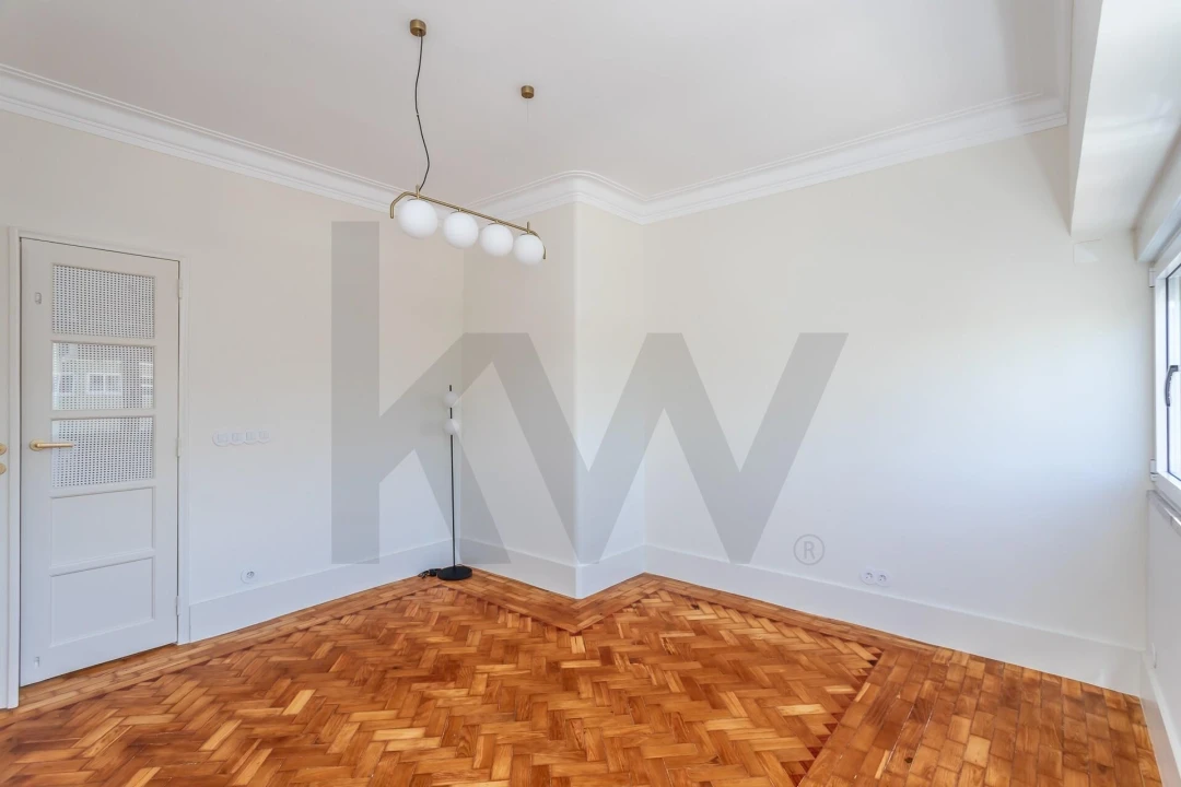 Apartamento T3 para Arrendamento em Alvalade Foto 23