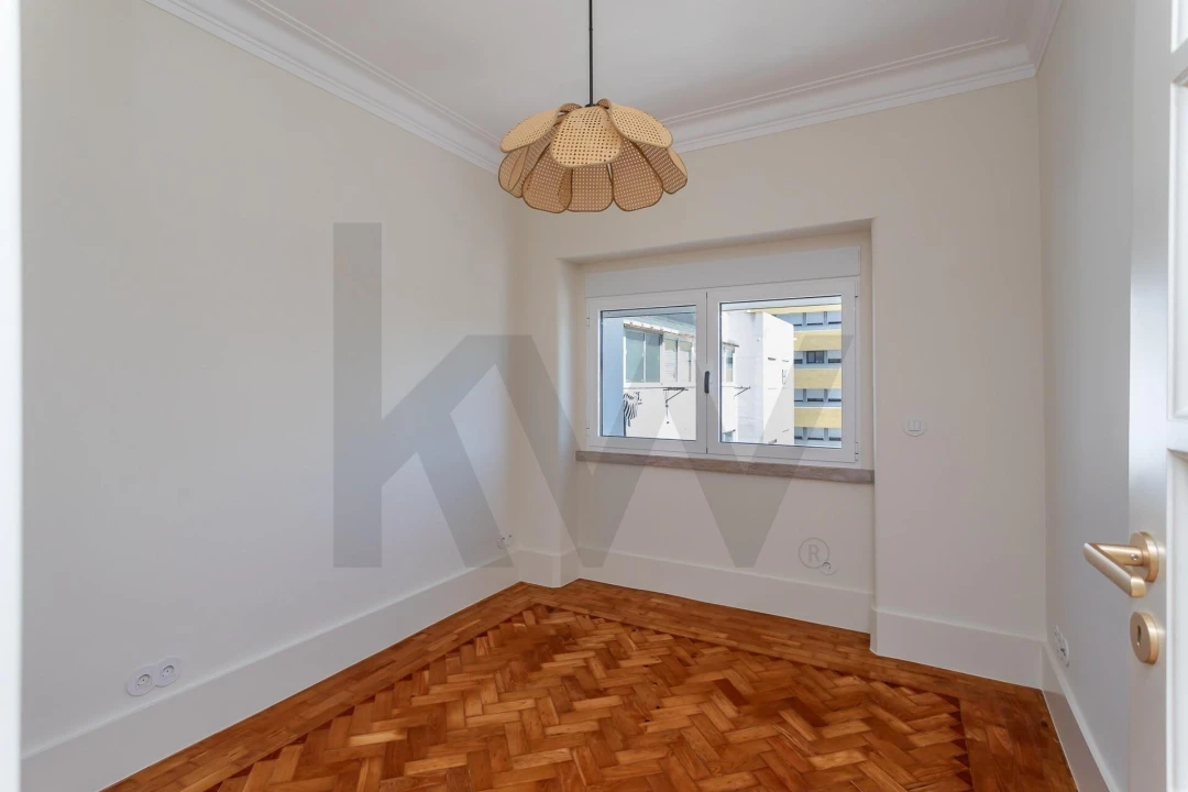 Apartamento T3 para Arrendamento em Alvalade Foto 4