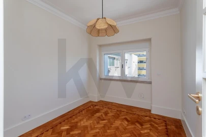 Apartamento T3 para Arrendamento em Alvalade