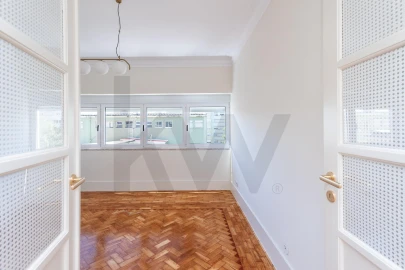 Apartamento T3 para Arrendamento em Alvalade