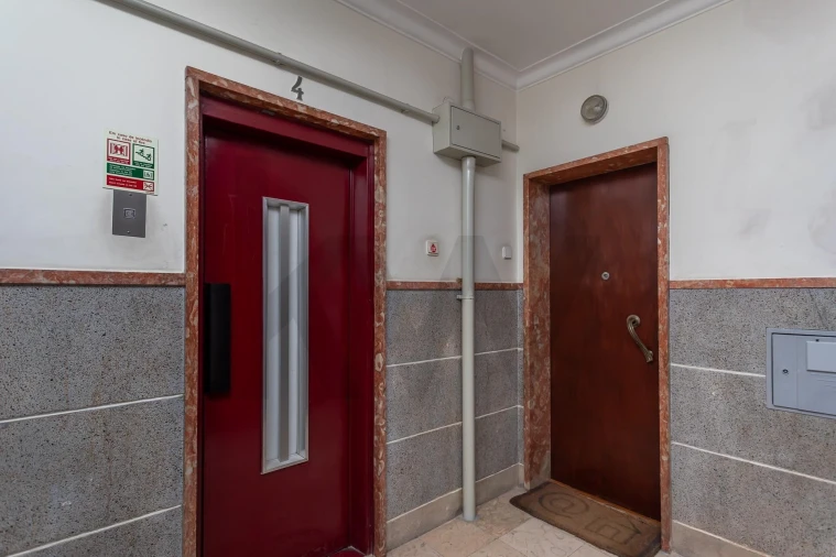 Apartamento T3 para Arrendamento em Alvalade Foto 38