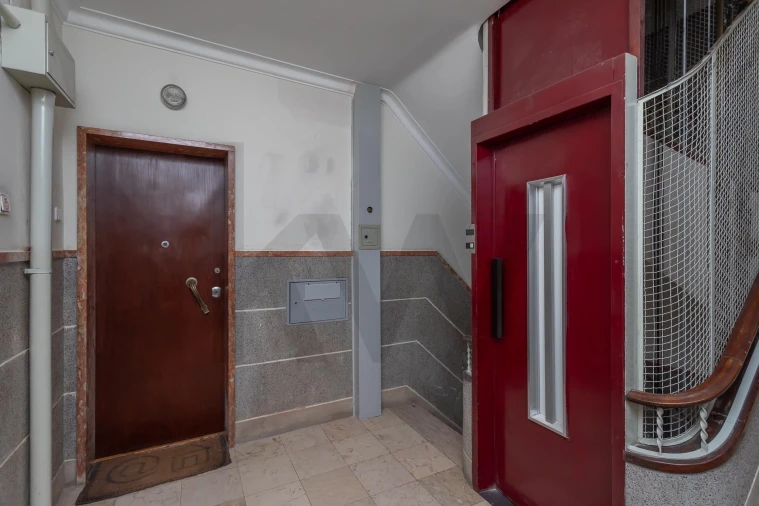 Apartamento T3 para Arrendamento em Alvalade Foto 37