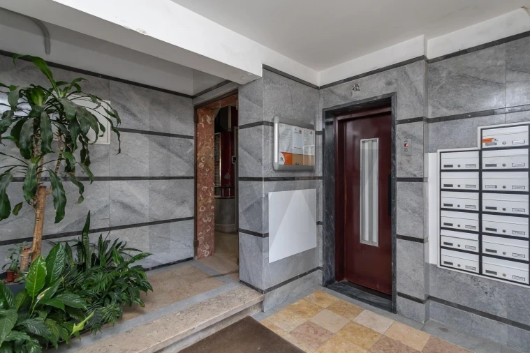 Apartamento T3 para Arrendamento em Alvalade Foto 39