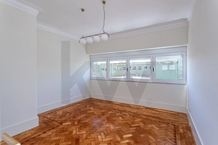 Apartamento T3 para Arrendamento em Alvalade Foto 22