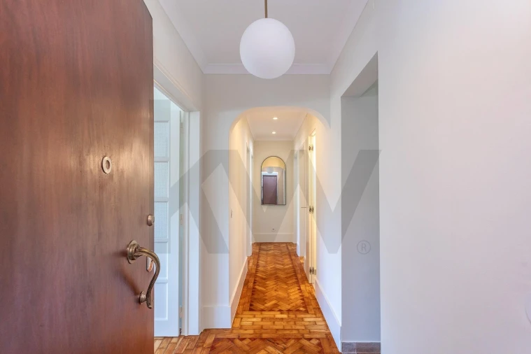 Apartamento T3 para Arrendamento em Alvalade Foto 2