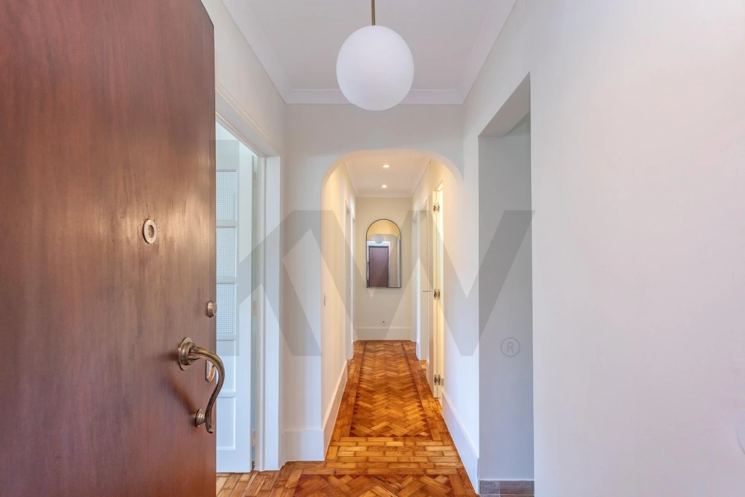 Apartamento T3 para Arrendamento em Alvalade Foto 2