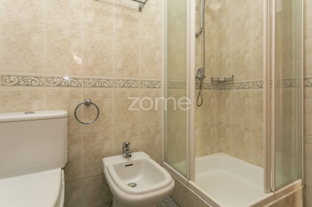 Apartamento T2 para Arrendamento em São Mamede de Infesta e Senhora da Hora Foto 22