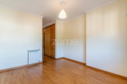 Apartamento T3 para Venda em Castêlo da Maia