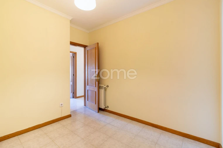 Apartamento T3 para Venda em Castêlo da Maia Foto 32