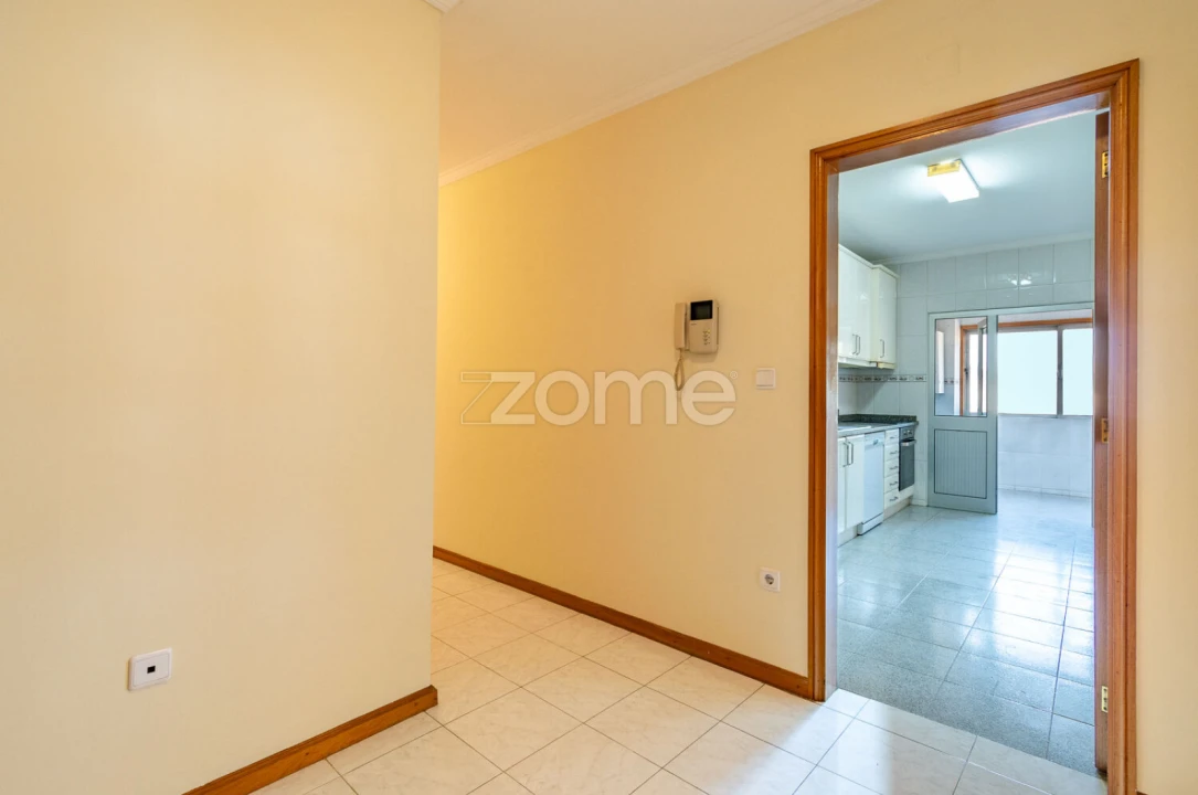 Apartamento T3 para Venda em Castêlo da Maia Foto 6