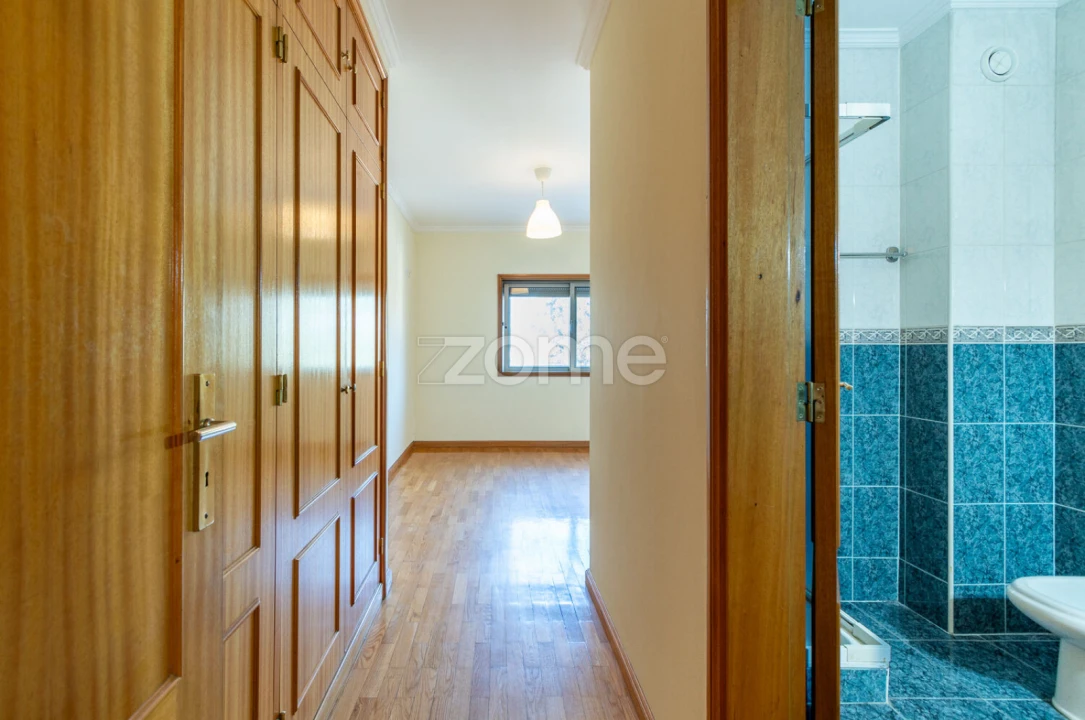 Apartamento T3 para Venda em Castêlo da Maia Foto 13