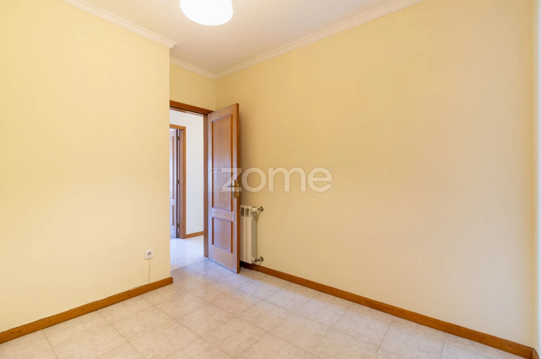 Apartamento T3 para Venda em Castêlo da Maia Foto 32