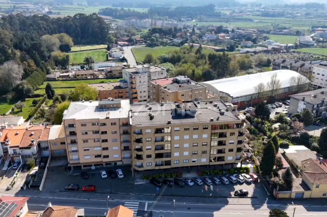 Apartamento T3 para Venda em Castêlo da Maia Foto 1