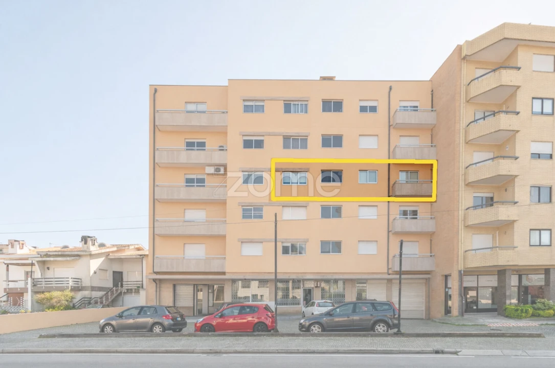 Apartamento T3 para Venda em Castêlo da Maia Foto 42
