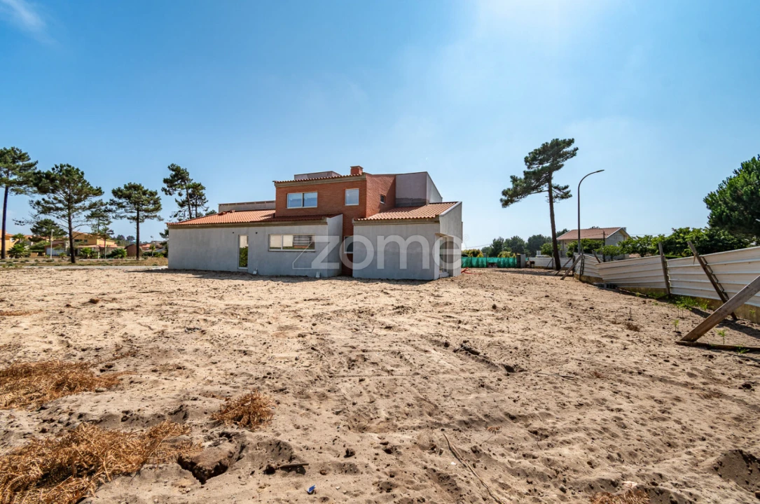 Moradia T4 para Venda em Ovar, São João, Arada e São Vicente de Pereira Jusã Foto 2