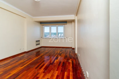Apartamento T2 para Venda em Carnaxide e Queijas