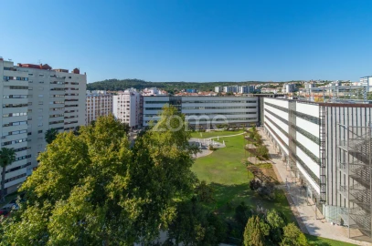 Apartamento T2 para Venda em Carnaxide e Queijas