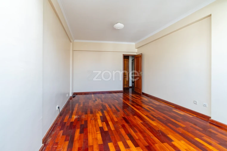 Apartamento T2 para Venda em Carnaxide e Queijas Foto 7