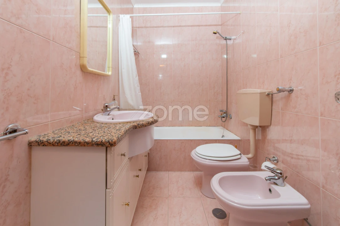 Apartamento T2 para Venda em Carnaxide e Queijas Foto 18