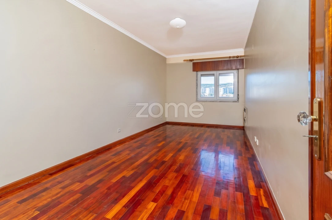 Apartamento T2 para Venda em Carnaxide e Queijas Foto 5