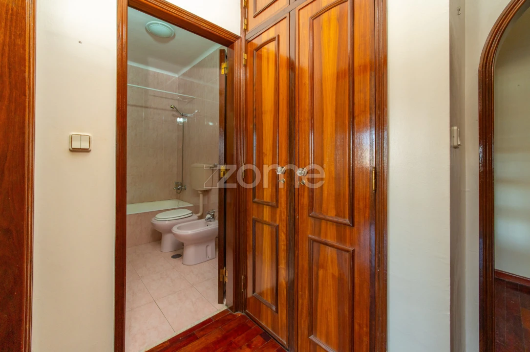 Apartamento T2 para Venda em Carnaxide e Queijas Foto 3