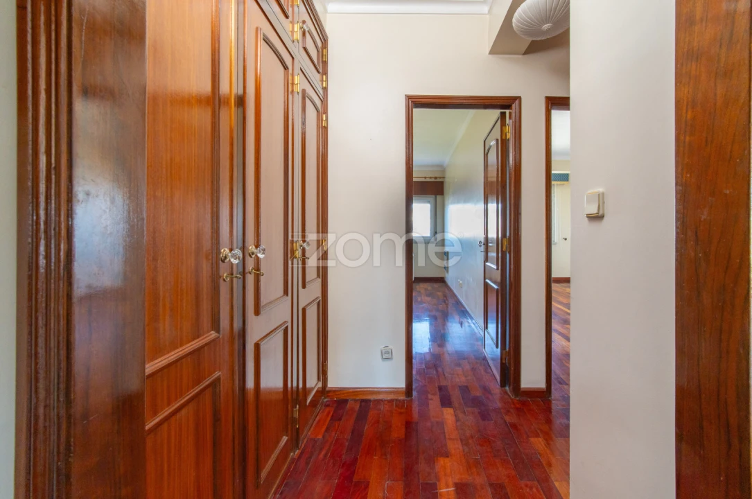 Apartamento T2 para Venda em Carnaxide e Queijas Foto 2