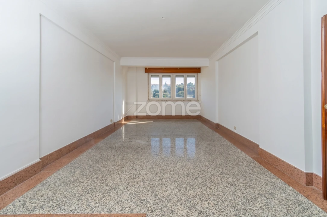 Apartamento T2 para Venda em Carnaxide e Queijas Foto 12
