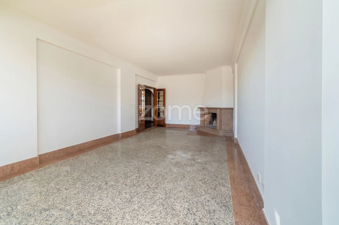 Apartamento T2 para Venda em Carnaxide e Queijas Foto 10