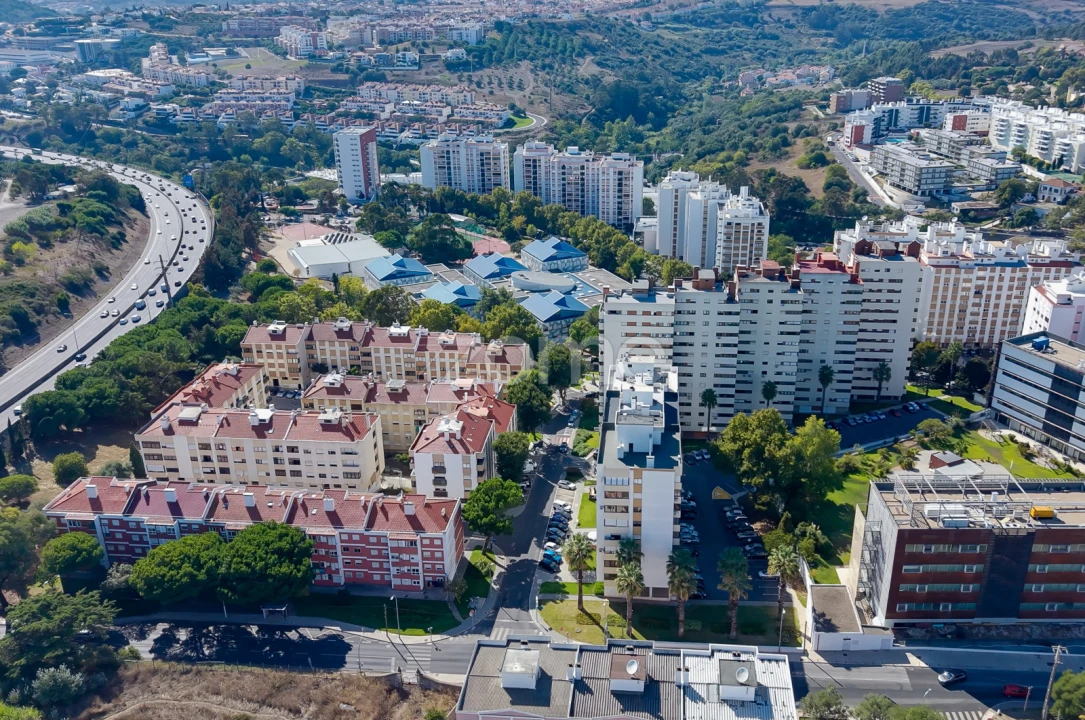Apartamento T2 para Venda em Carnaxide e Queijas Foto 23