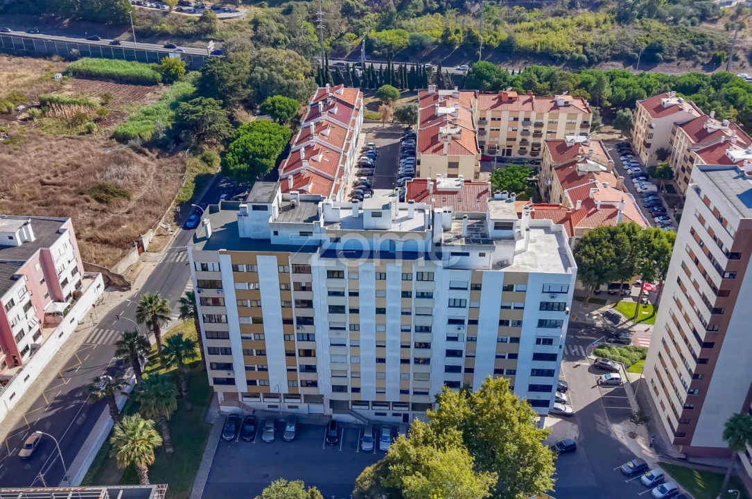 Apartamento T2 para Venda em Carnaxide e Queijas Foto 22