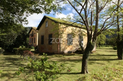 Moradia T8 para Venda em Ponta Delgada (São Sebastião)