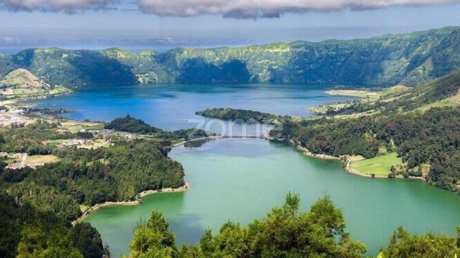 Moradia T8 para Venda em Ponta Delgada (São Sebastião)