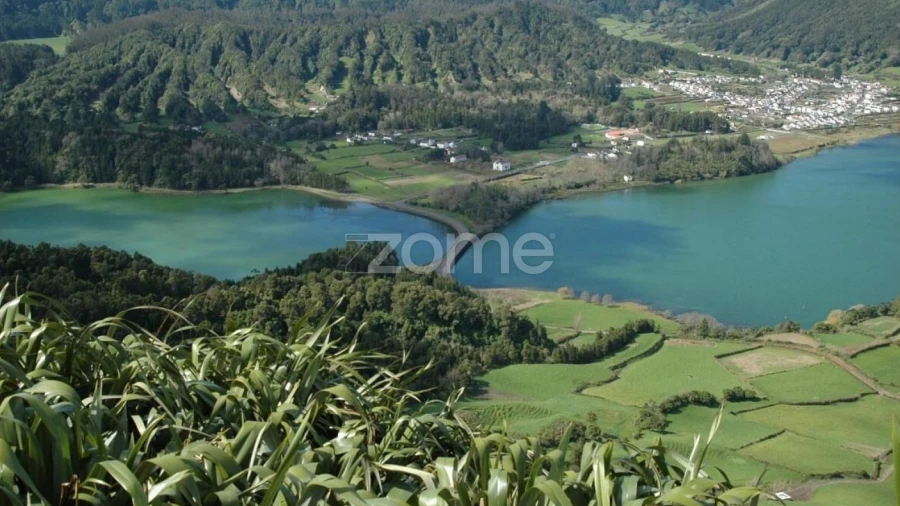 Moradia T8 para Venda em Ponta Delgada (São Sebastião)