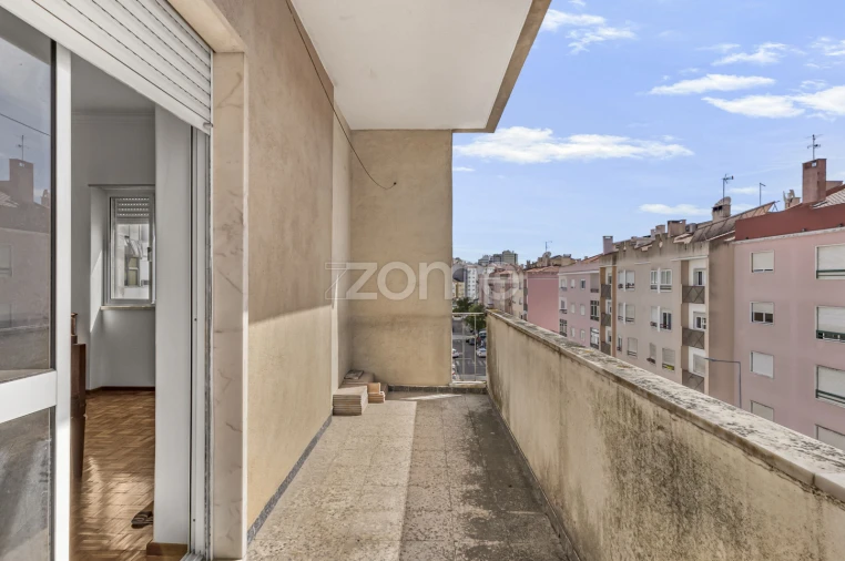 Apartamento T3 para Venda em Queluz e Belas Foto 9