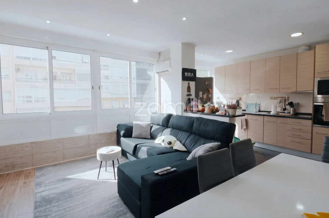 Apartamento T2 para Venda em Falagueira-Venda Nova Foto 1