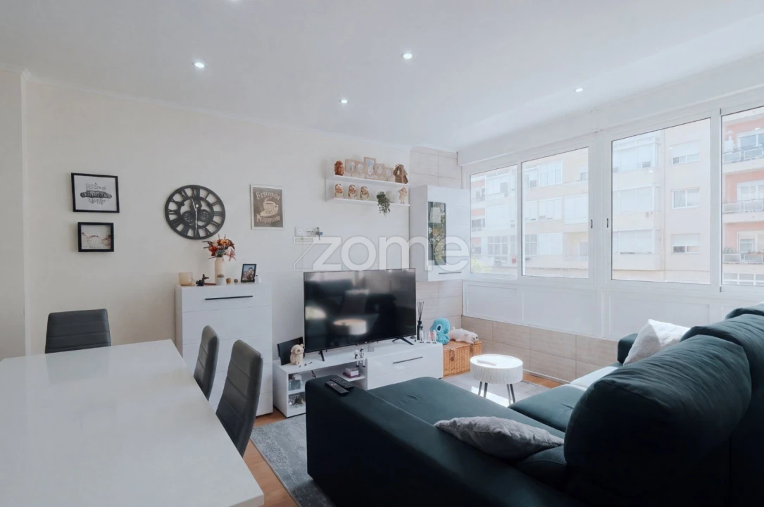 Apartamento T2 para Venda em Falagueira-Venda Nova Foto 3