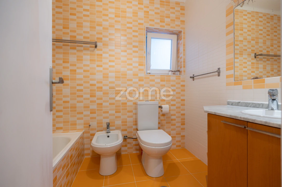 Apartamento T2 para Venda em Santo Antonio dos Olivais Foto 14