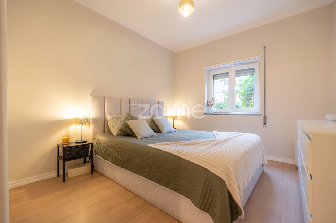 Apartamento T2 para Venda em Santo Antonio dos Olivais Foto 20